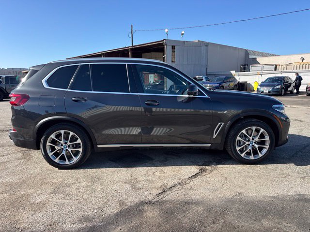 Used 2022 BMW X5 xDrive45e w/ Climate Comfort Package AWD/4WD image 3