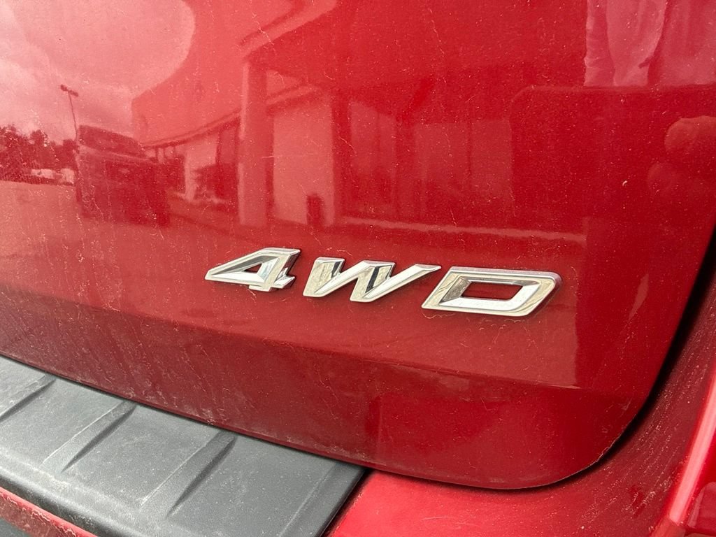 Used 2024 Ford Explorer XLT w/ Equipment Group 202A AWD/4WD image 3