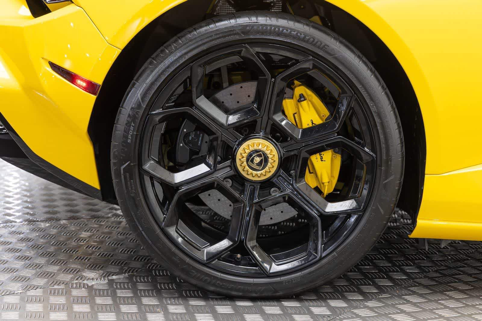 Used 2023 Lamborghini Huracan Tecnica RWD image 45