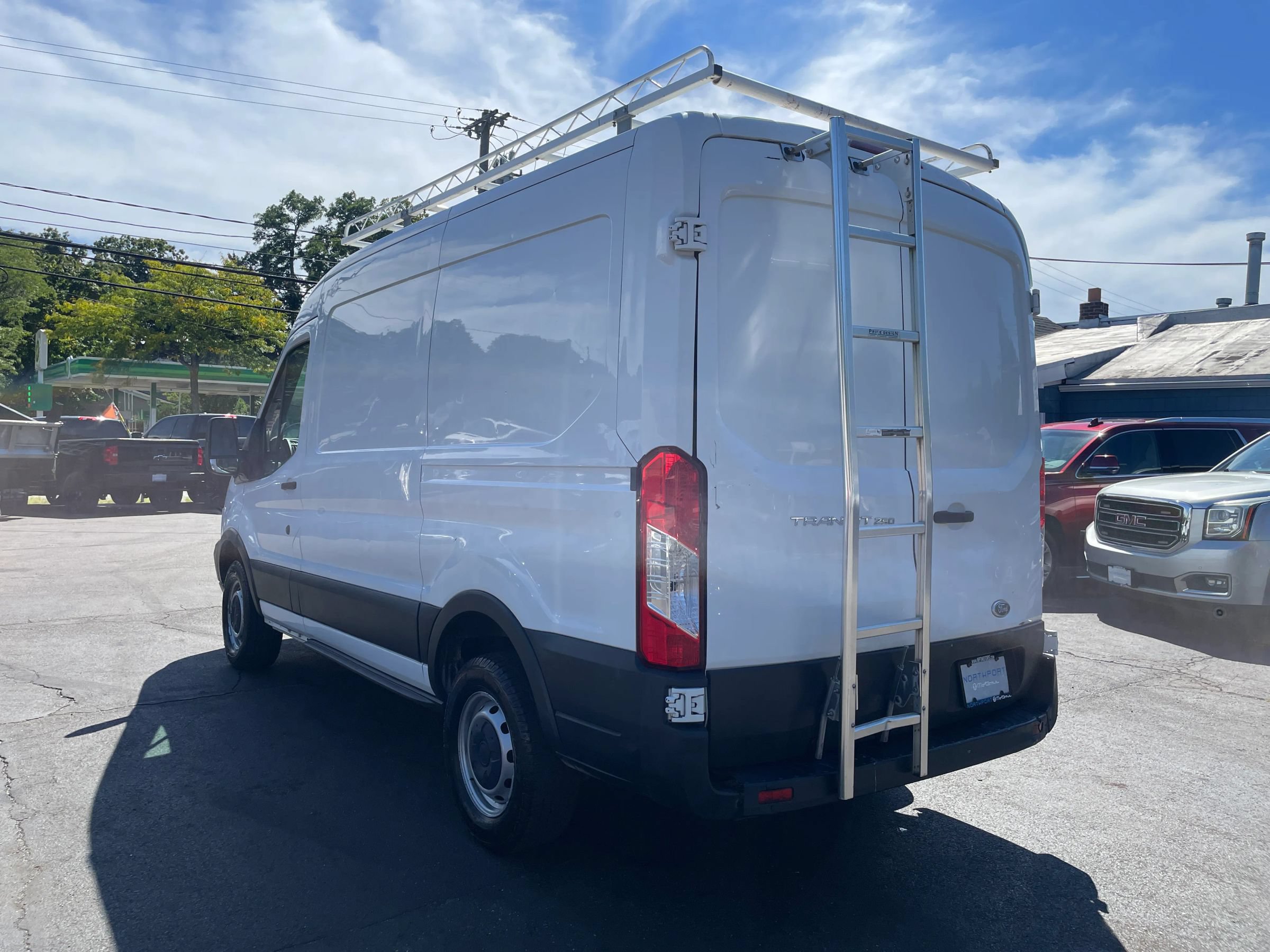 Used 2015 Ford Transit 250 130 Medium Roof RWD image 3