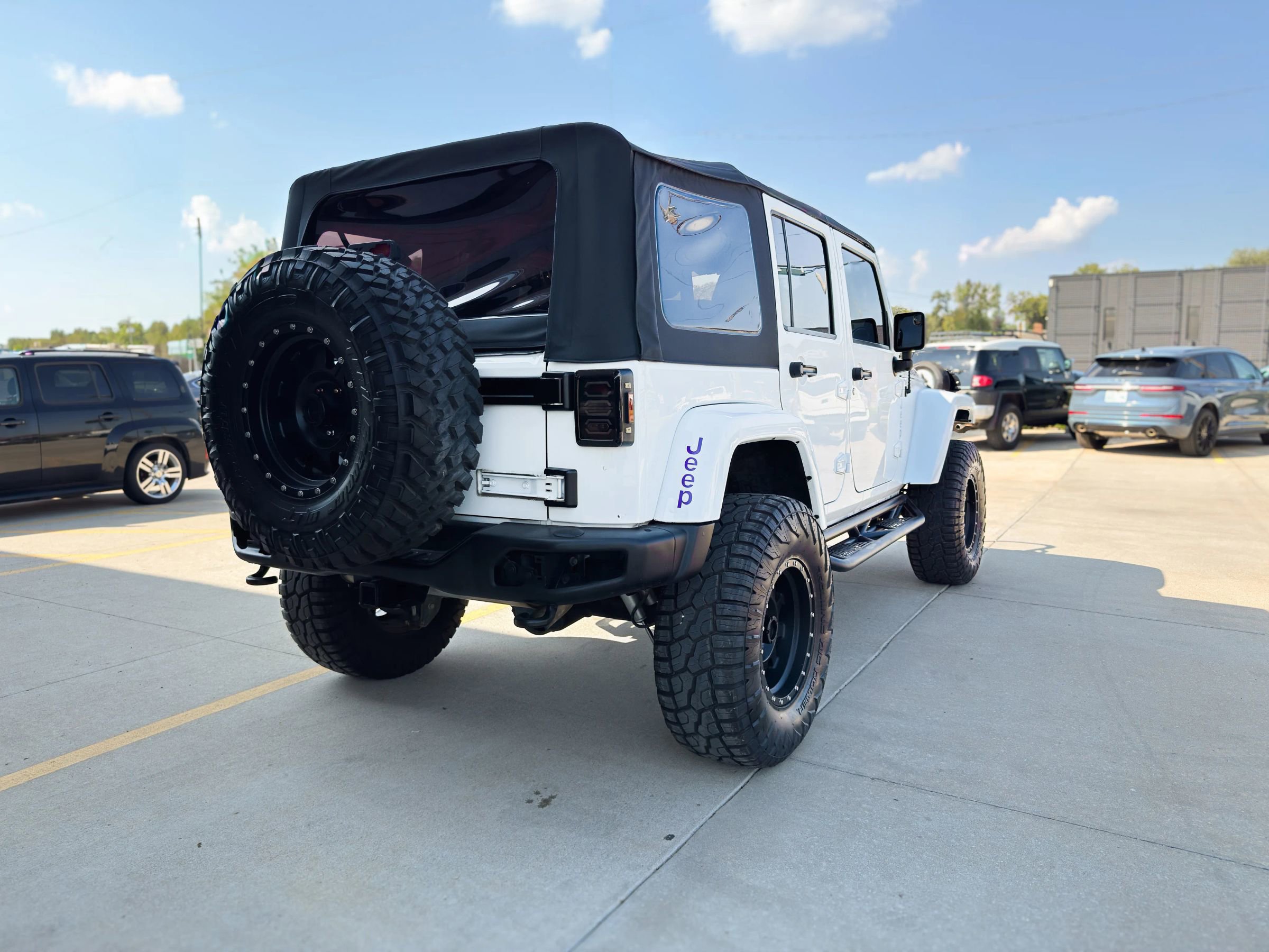 Used 2014 Jeep Wrangler Unlimited Rubicon image 8