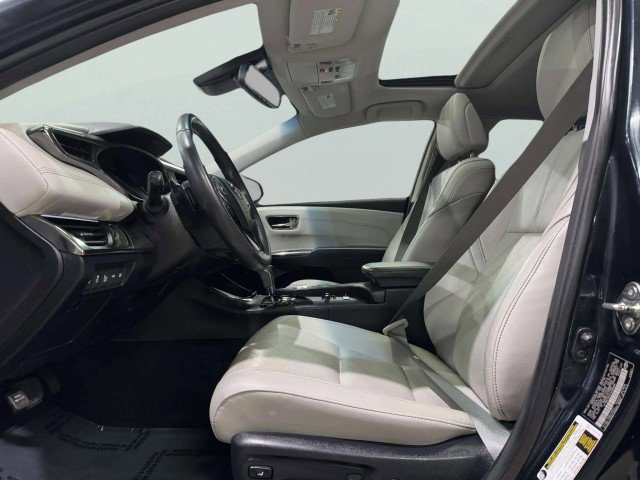 Used 2018 Toyota Avalon Limited image 28