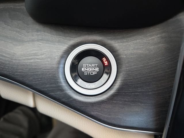 Used 2022 Jeep Grand Cherokee L Limited w/ Luxury Tech Group II image 23