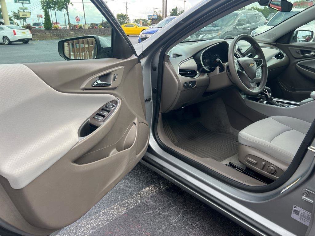 Used 2023 Chevrolet Malibu LT w/ Driver Confidence Package image 19