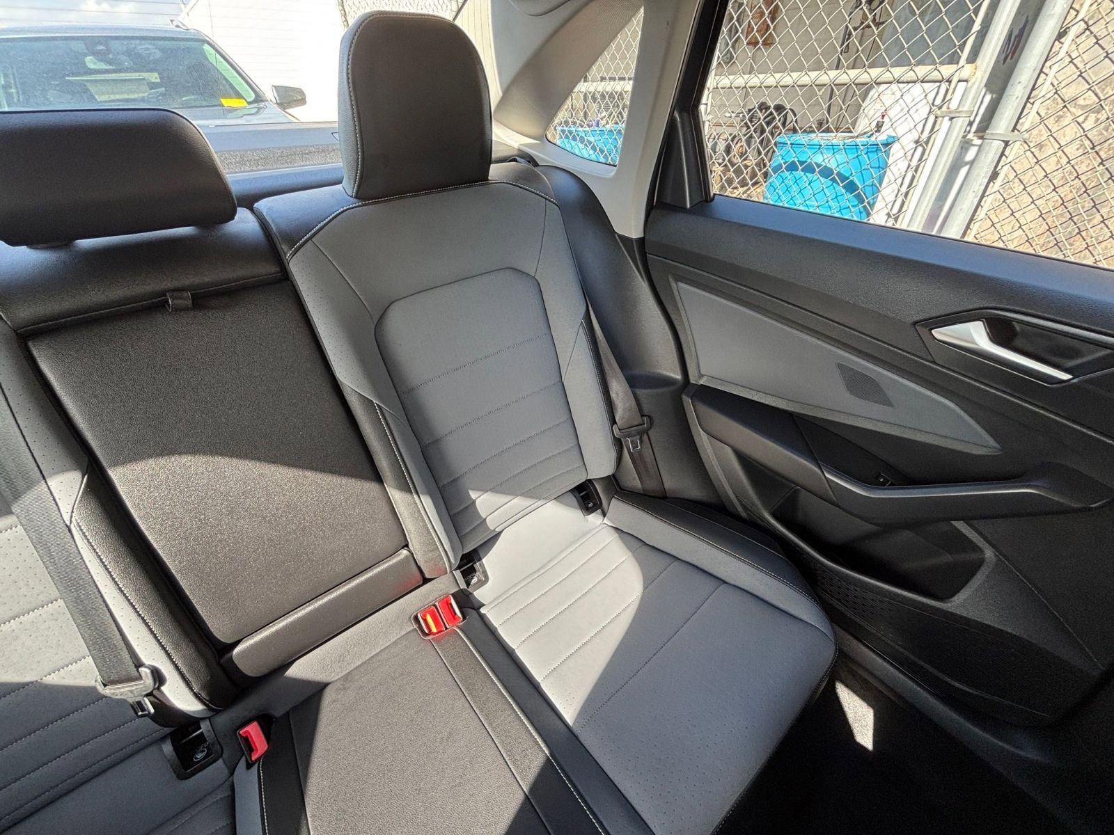 Used 2025 Volkswagen Jetta SE image 37