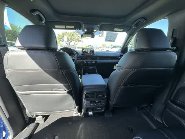 Used 2025 Honda Pilot TrailSport image 19
