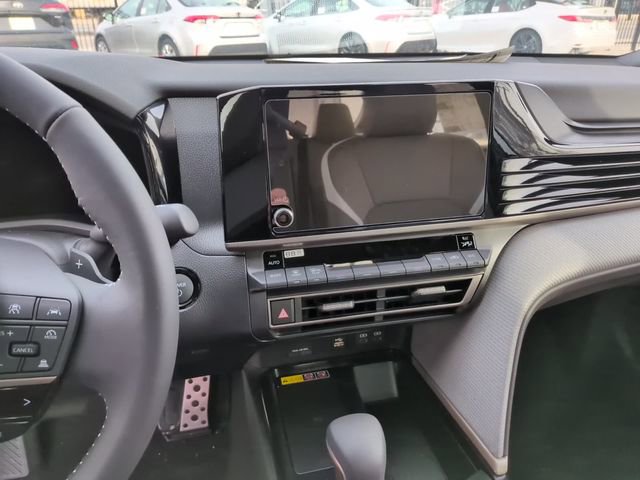 Used 2026 Toyota Camry SE image 18