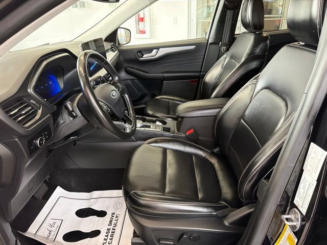 Certified 2024 Ford Escape Platinum AWD/4WD image 16