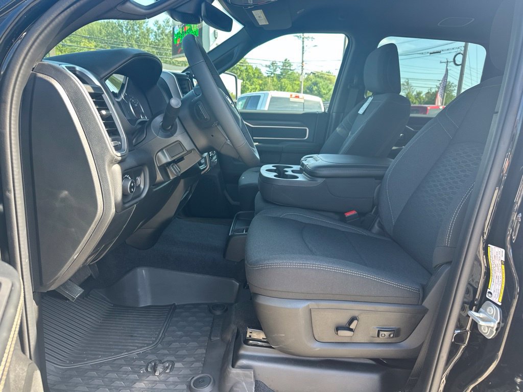 New 2026 RAM 3500 Big Horn AWD/4WD image 10