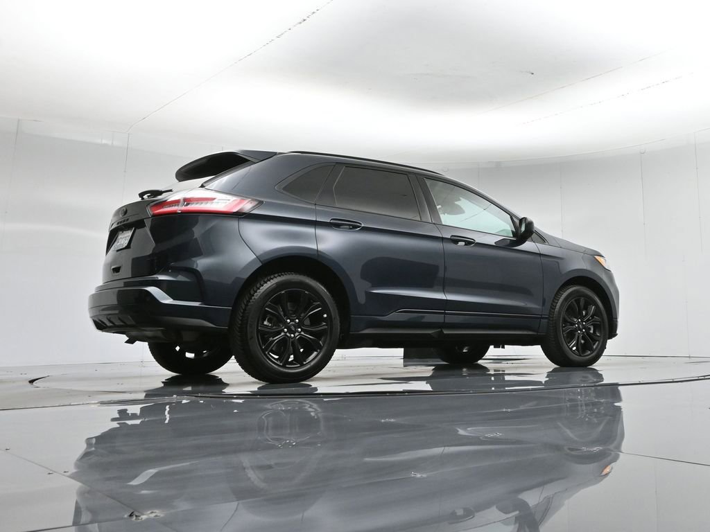 Certified 2022 Ford Edge SE w/ Black Appearance Package image 52