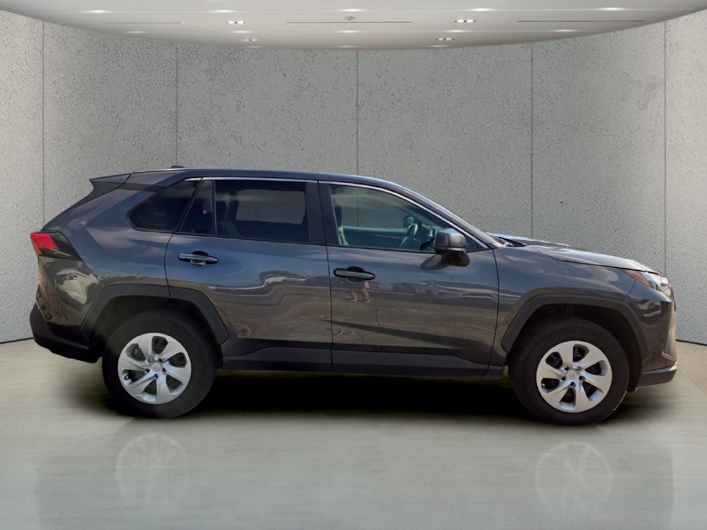 Used 2025 Toyota RAV4 LE AWD/4WD image 6