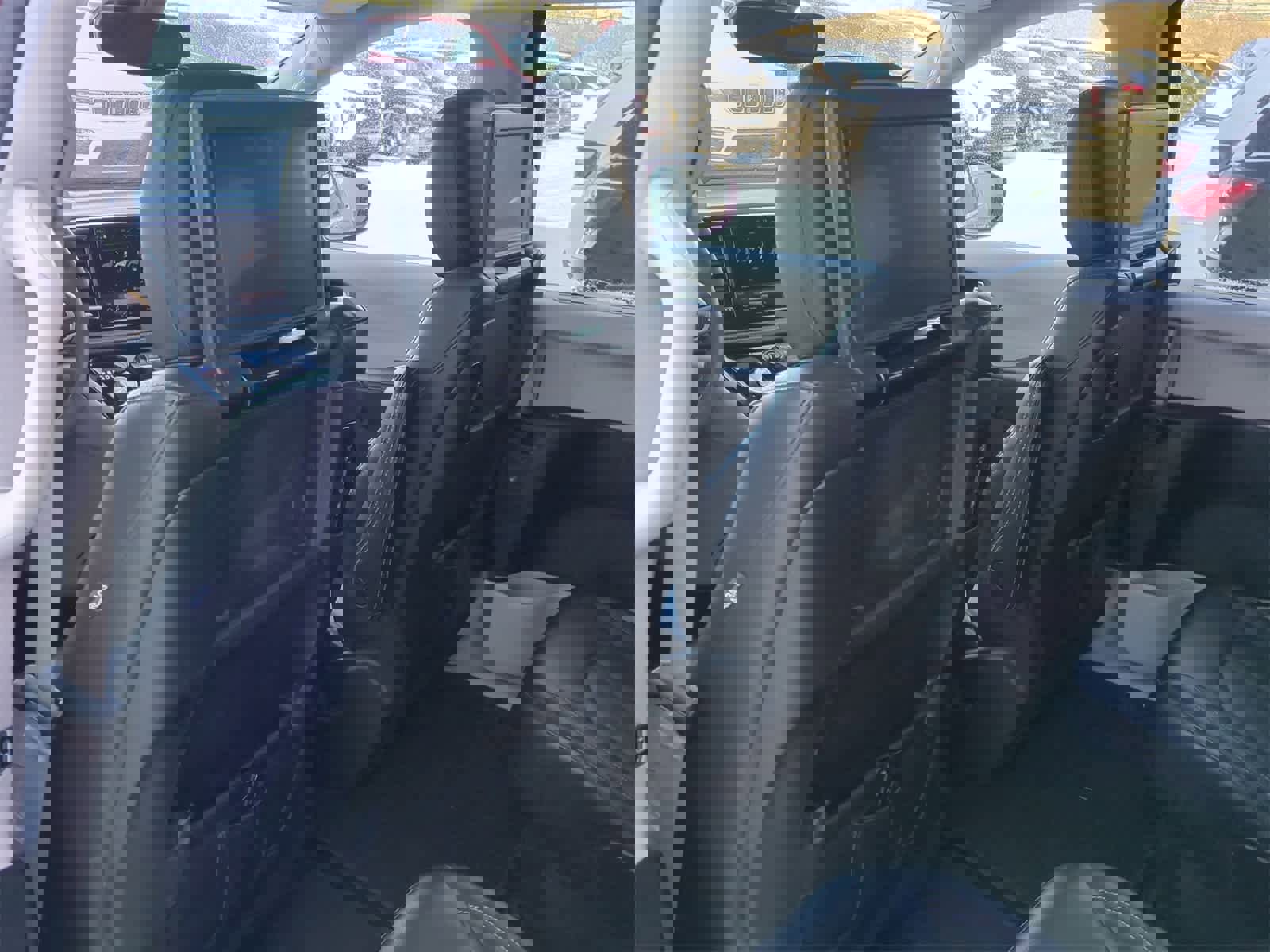 Certified 2022 Chrysler Pacifica Touring-L w/ Uconnect Theater Family Group image 18