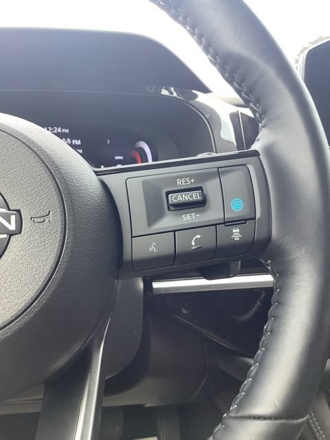 Used 2024 Nissan Pathfinder Platinum w/ Cargo Package AWD/4WD image 31
