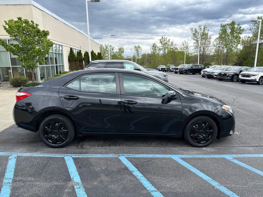 Used 2015 Toyota Corolla LE FWD image 5