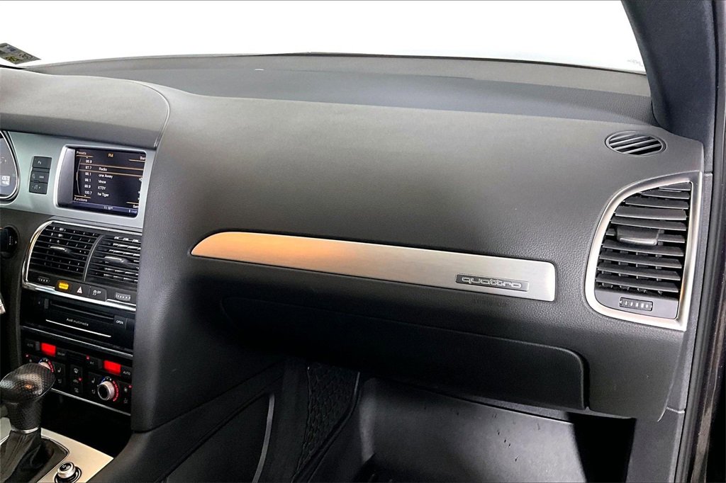 Used 2014 Audi Q7 3.0T S line Prestige w/ S Line Package image 12