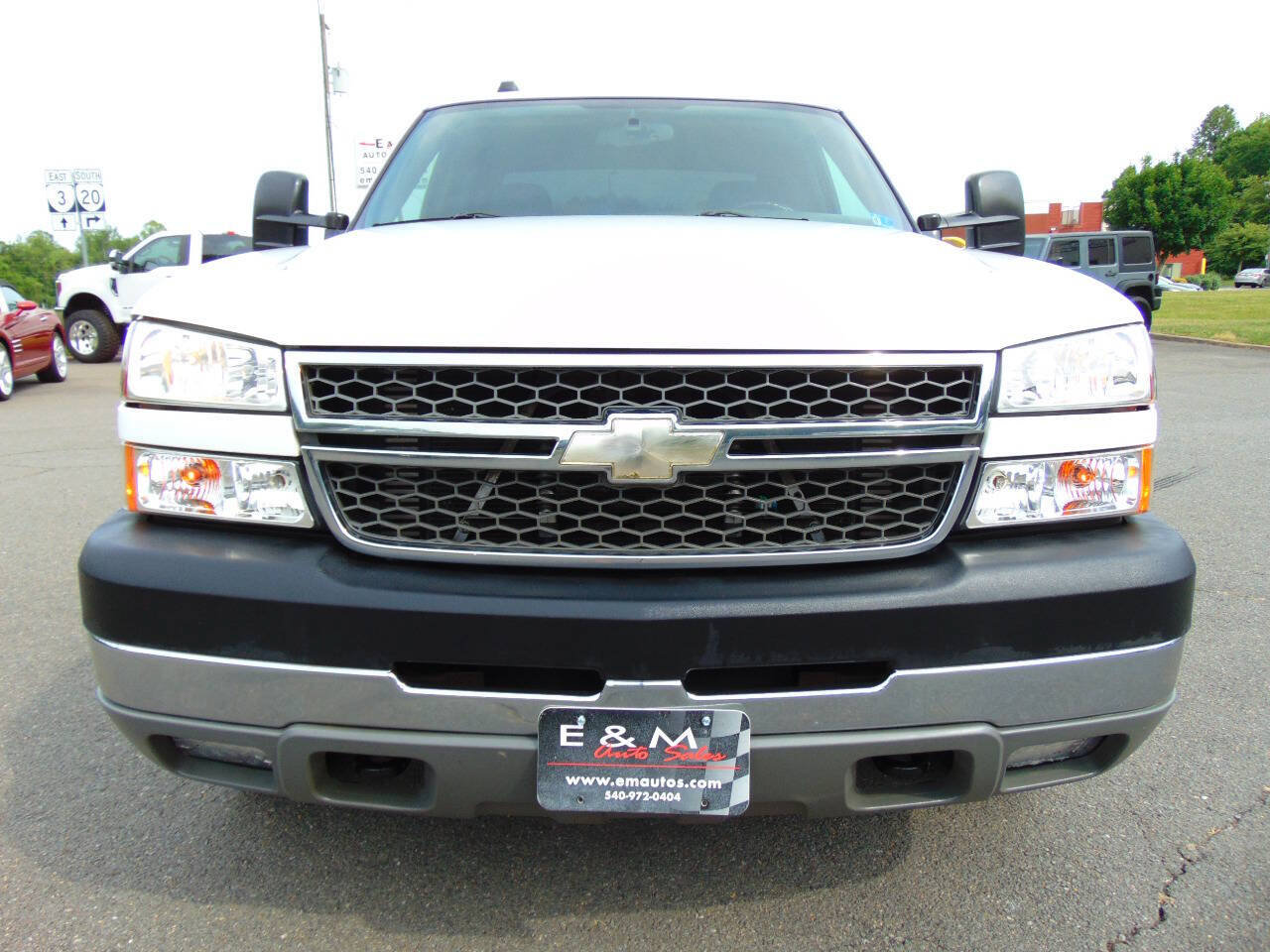 Used 2005 Chevrolet Silverado 2500 LS w/ Heavy-Duty Power Package RWD image 4