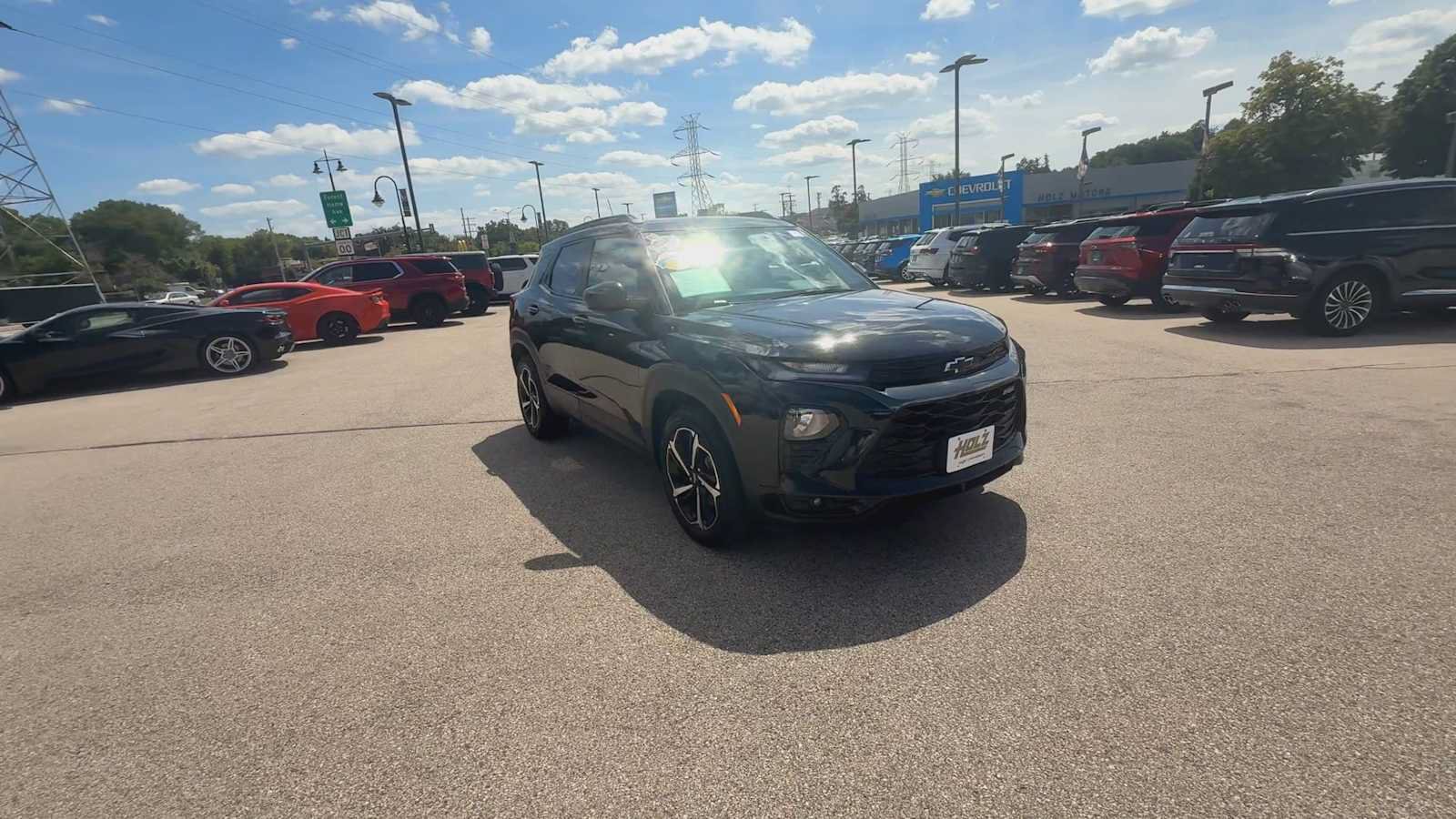 Used 2023 Chevrolet TrailBlazer RS FWD image 2