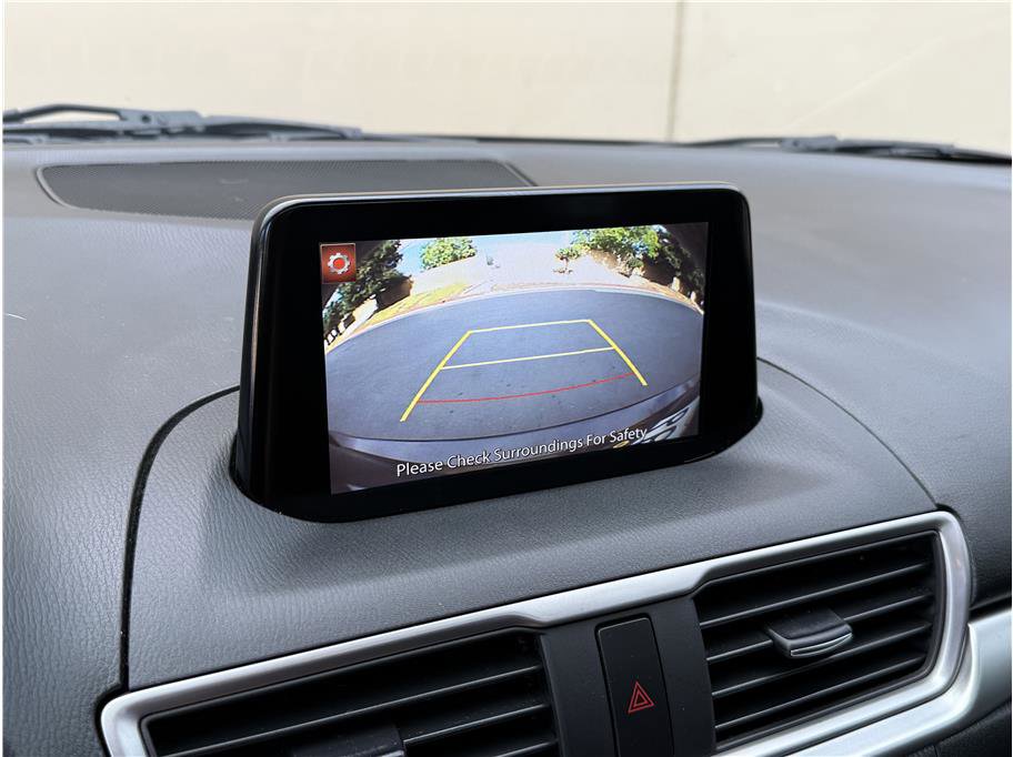 Used 2018 MAZDA MAZDA3 Touring FWD image 18