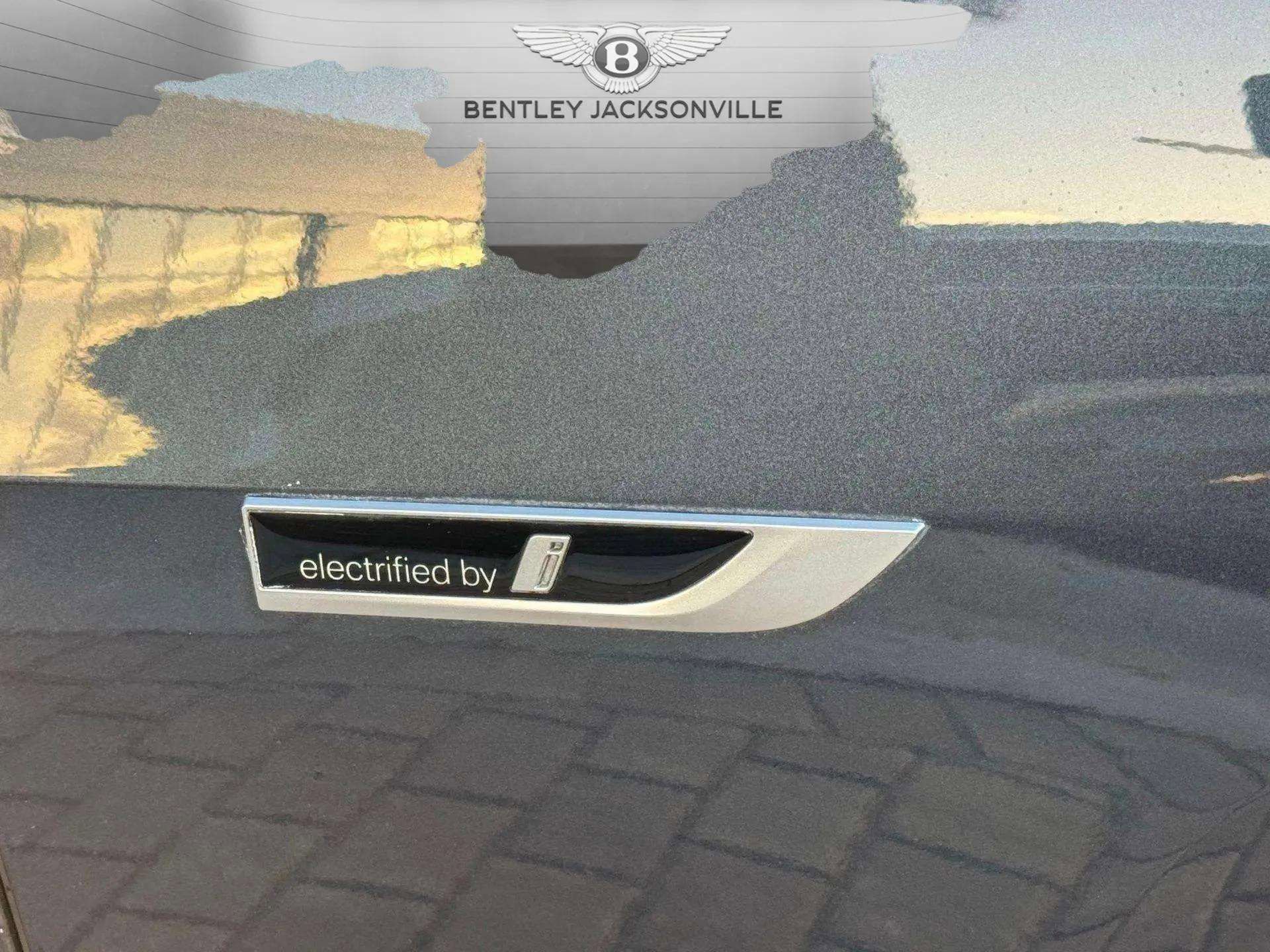 Used 2022 BMW X5 xDrive45e w/ Climate Comfort Package image 19