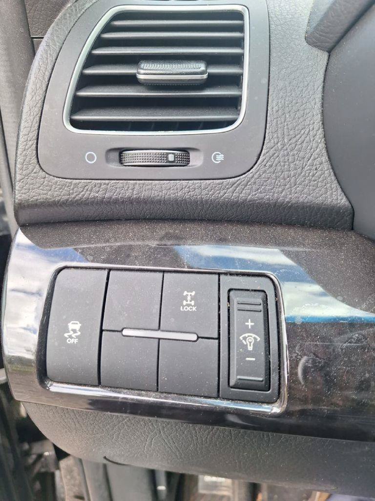 Used 2015 Kia Sorento LX AWD/4WD image 3