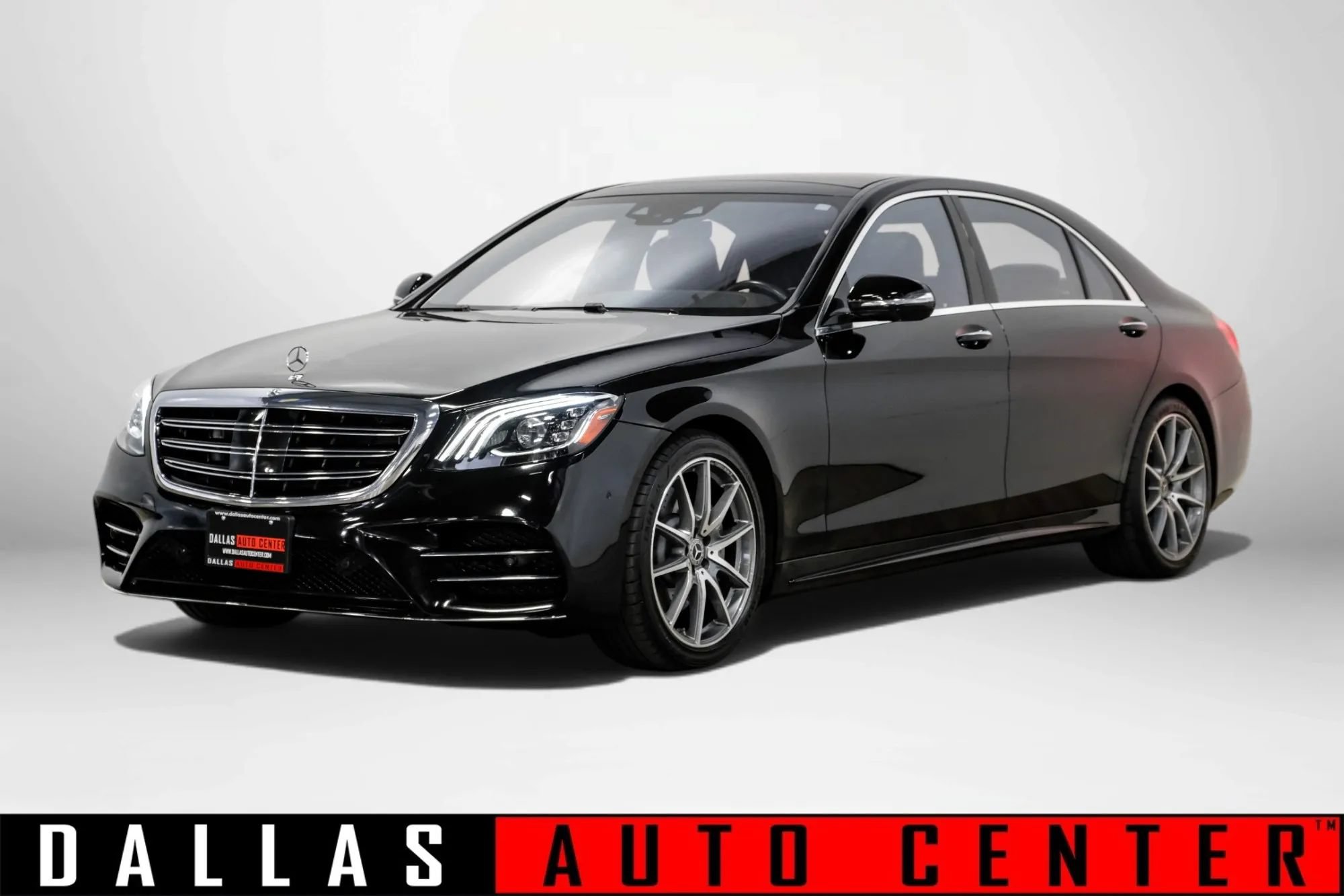 Used 2020 Mercedes-Benz S 560 Sedan image 3