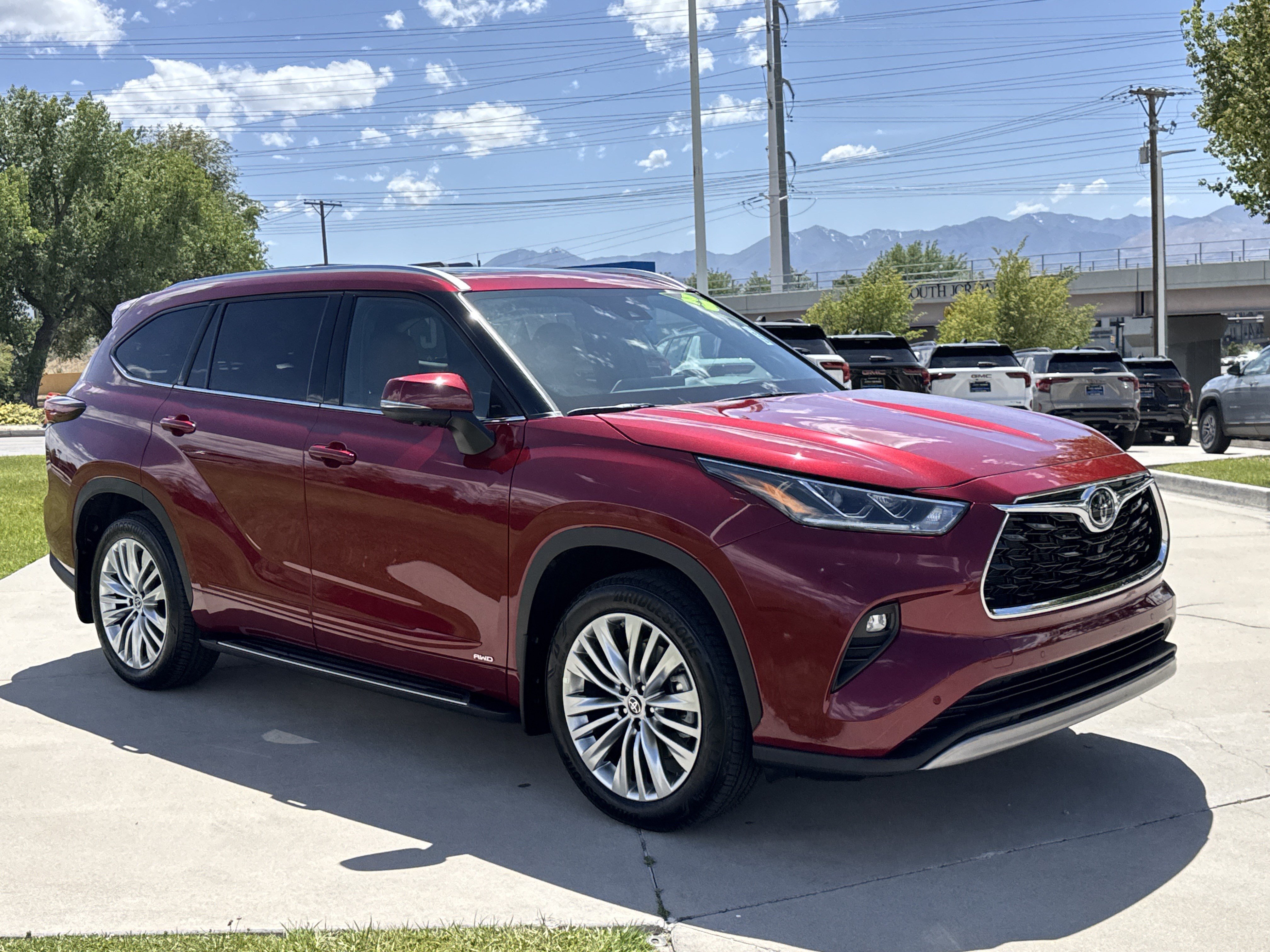 Used 2025 Toyota Highlander Platinum AWD/4WD image 7