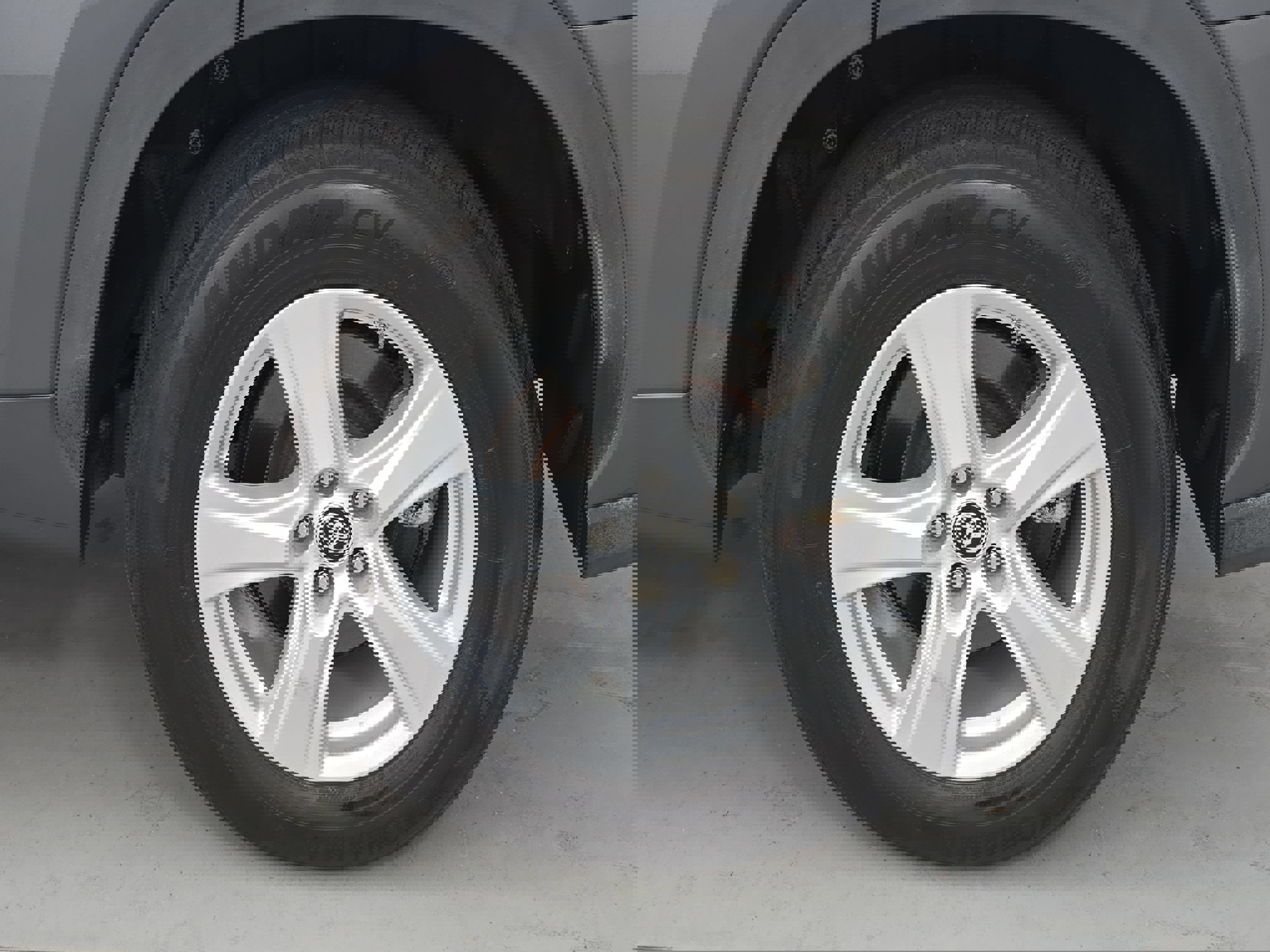 Used 2021 Toyota Highlander L image 32