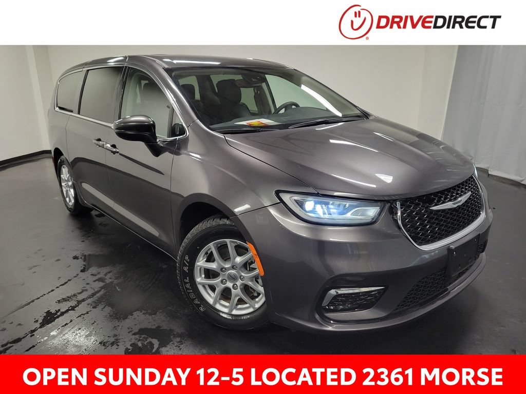 Used 2023 Chrysler Pacifica Touring-L