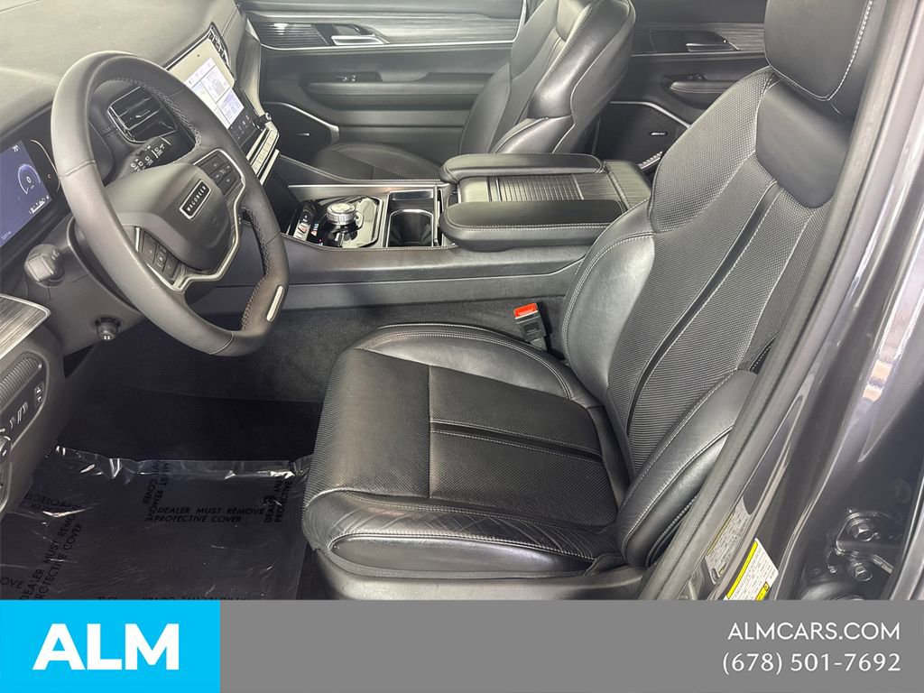 Used 2024 Jeep Wagoneer Series II w/ Flexible Seating Group AWD/4WD image 12