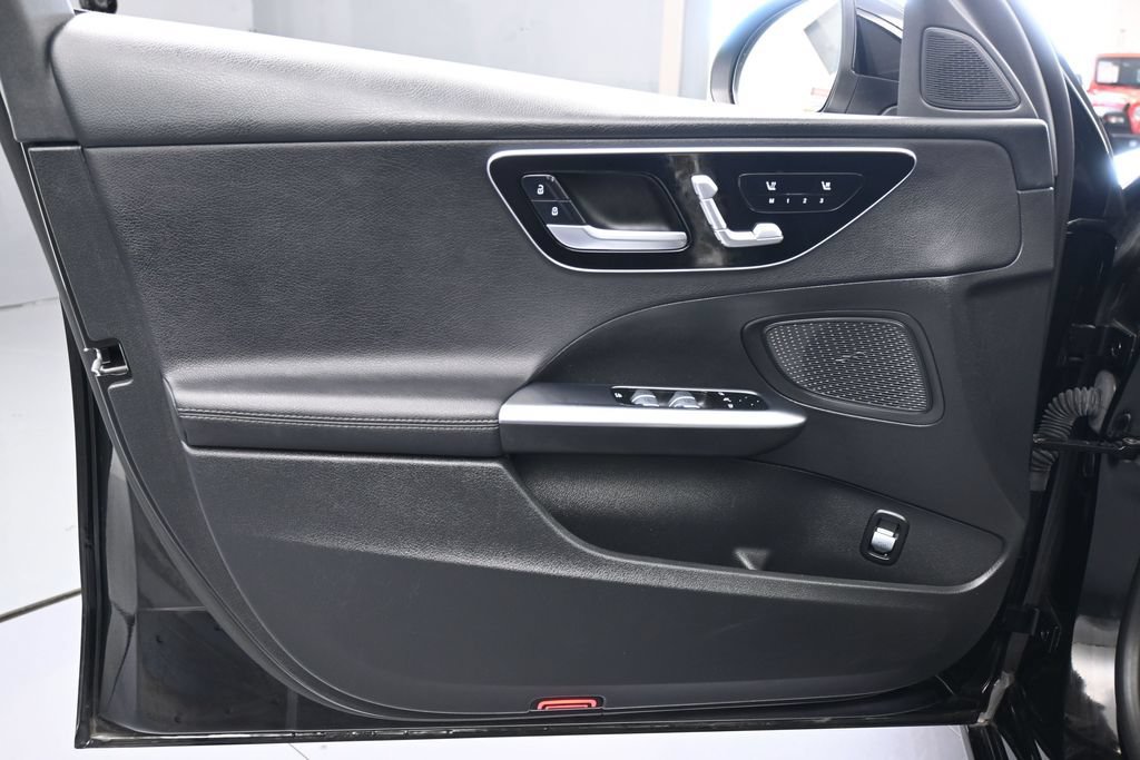 Used 2025 Mercedes-Benz C 300 Sedan image 12