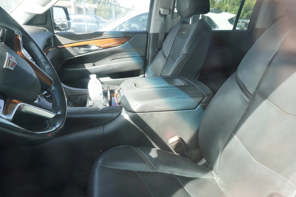 Used 2019 Cadillac Escalade ESV Luxury AWD/4WD image 9