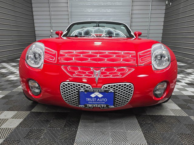 Used 2006 Pontiac Solstice Convertible w/ Premium Package RWD image 4