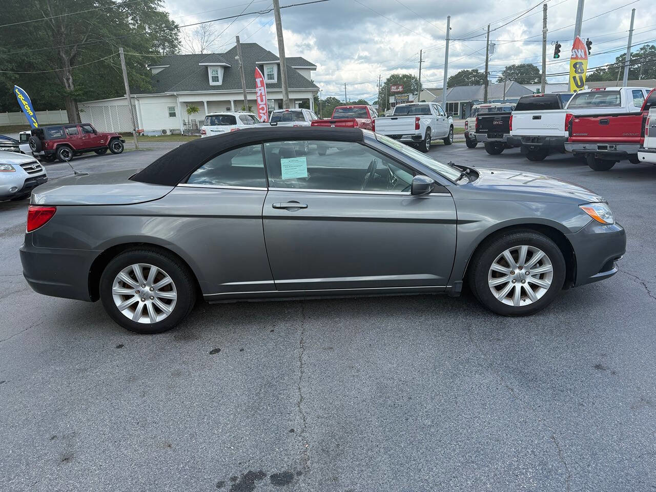 Used 2013 Chrysler 200 Touring image 3