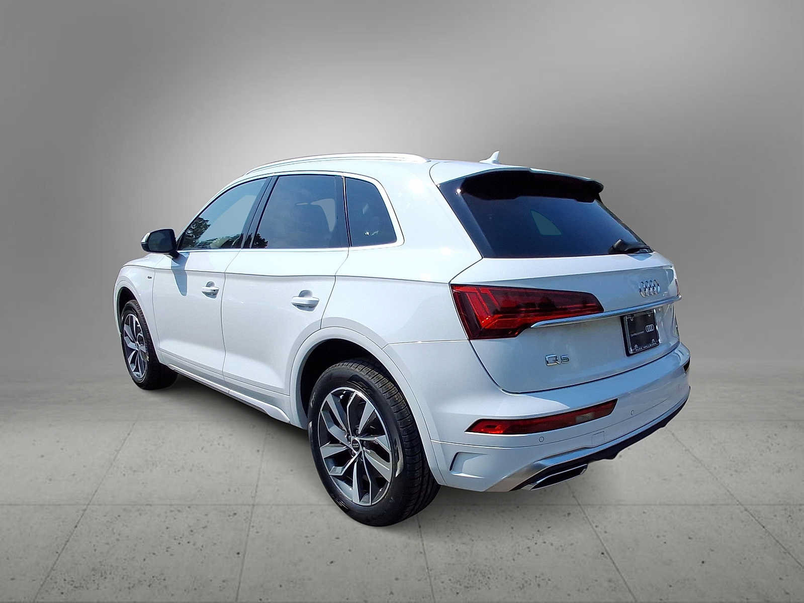Certified 2024 Audi Q5 2.0T Premium w/ Convenience Package AWD/4WD image 6