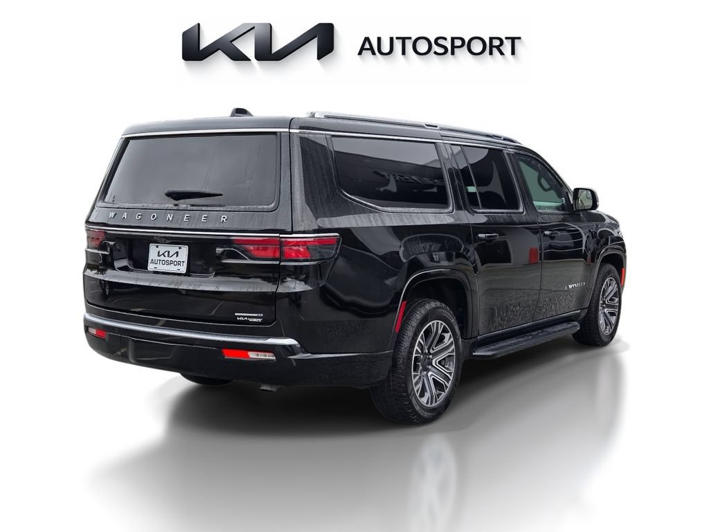 Used 2024 Jeep Wagoneer L Series II w/ Flexible Seating Group RWD image 8