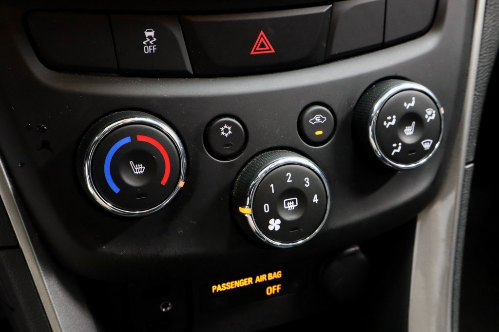 Used 2022 Chevrolet Trax LT w/ Premium Seat Package image 32