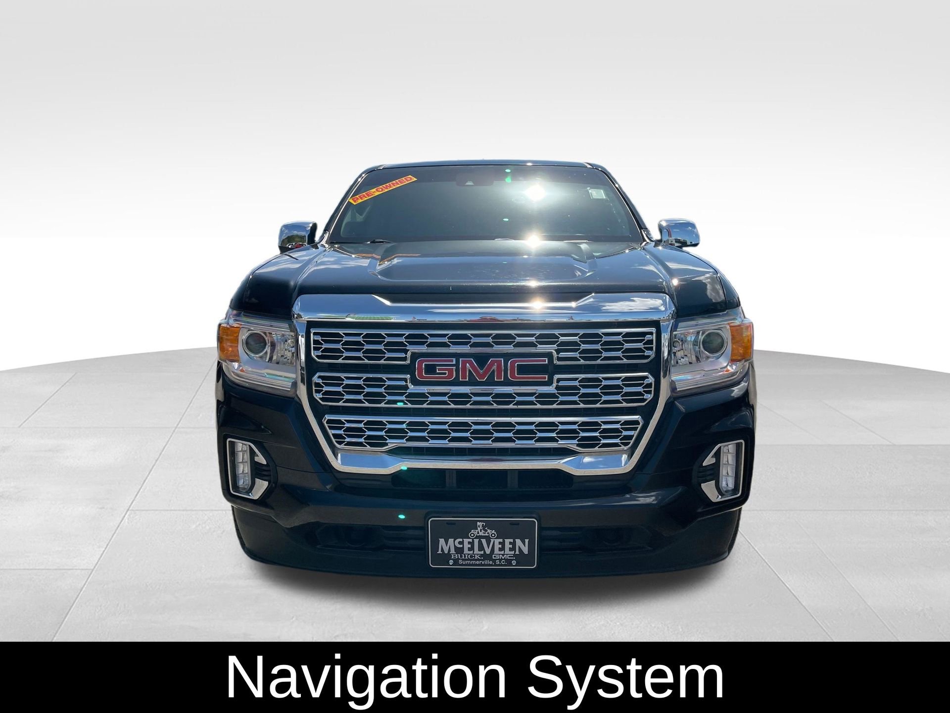 Used 2021 GMC Canyon Denali image 2