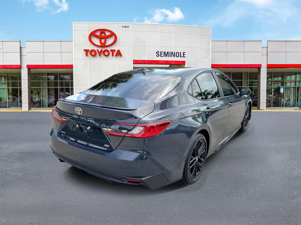 Used 2026 Toyota Camry SE FWD image 3