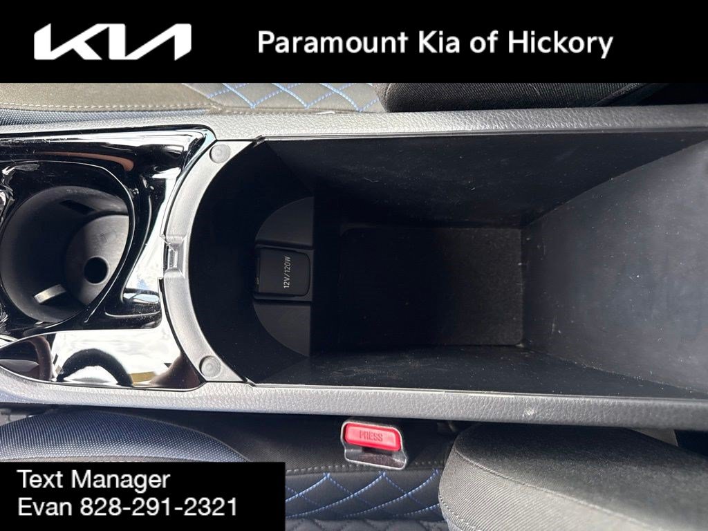 Used 2021 Toyota C-HR XLE FWD image 23