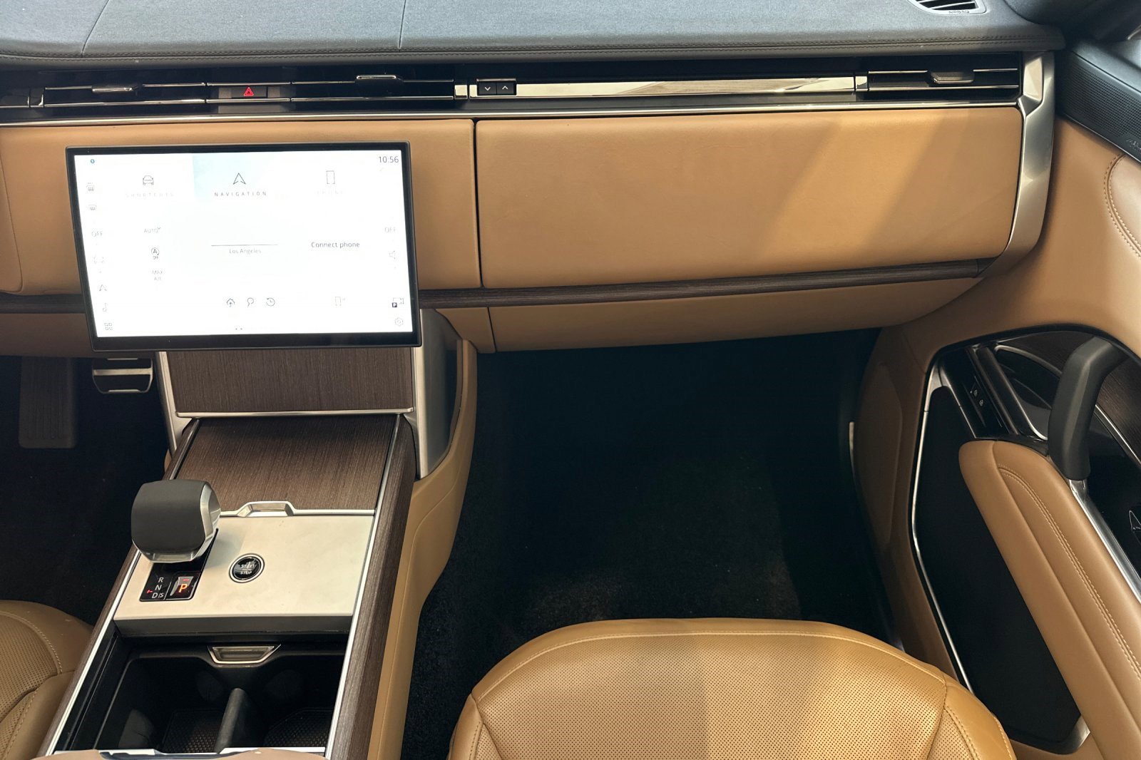 Certified 2025 Land Rover Range Rover Long Wheelbase SE image 29