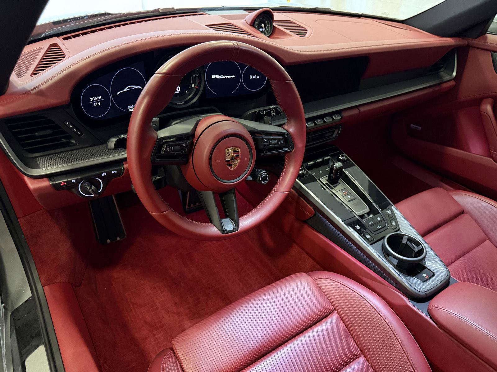 Used 2022 Porsche 911 Carrera image 4