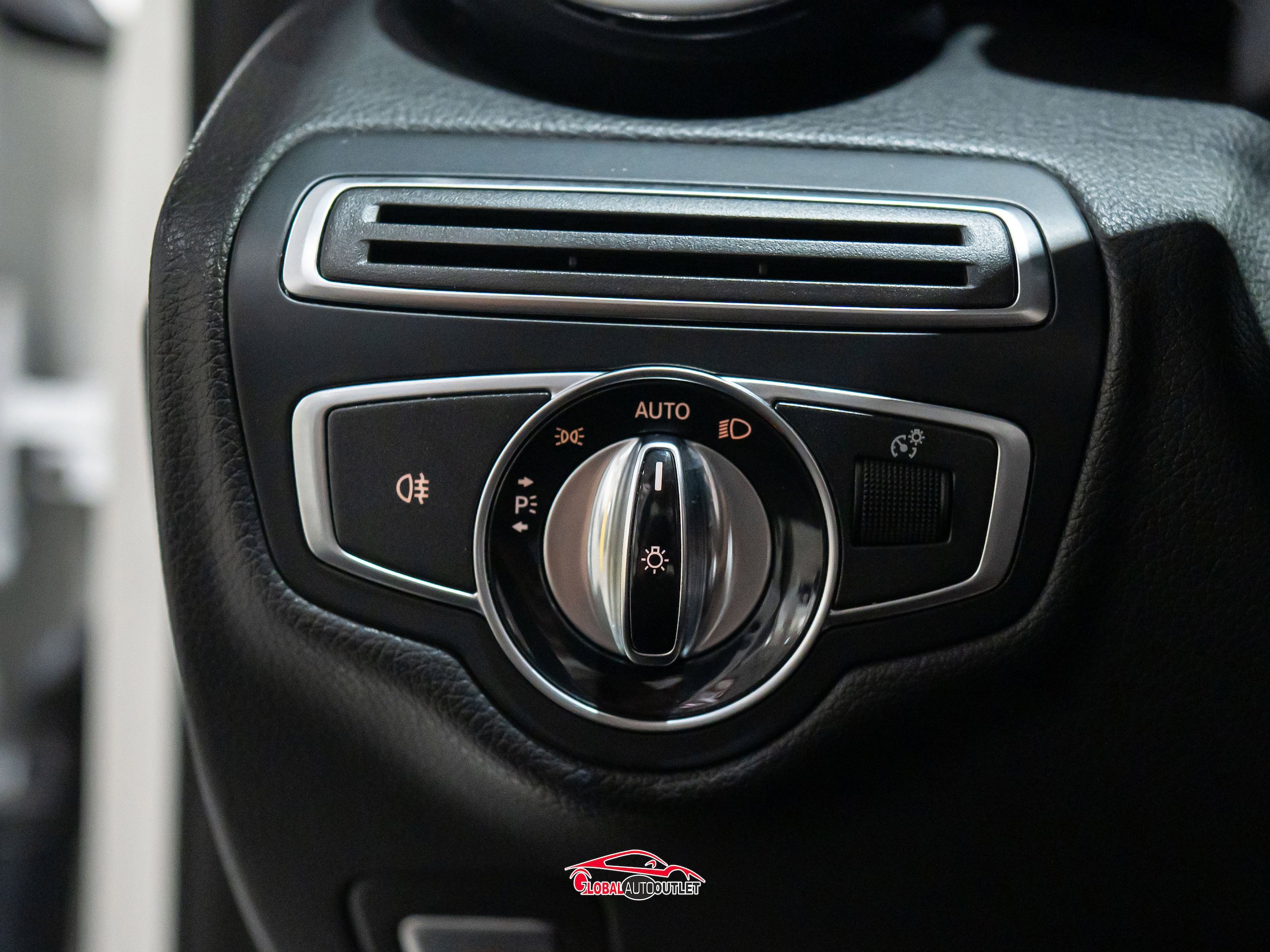 Used 2016 Mercedes-Benz C 300 Sedan image 37