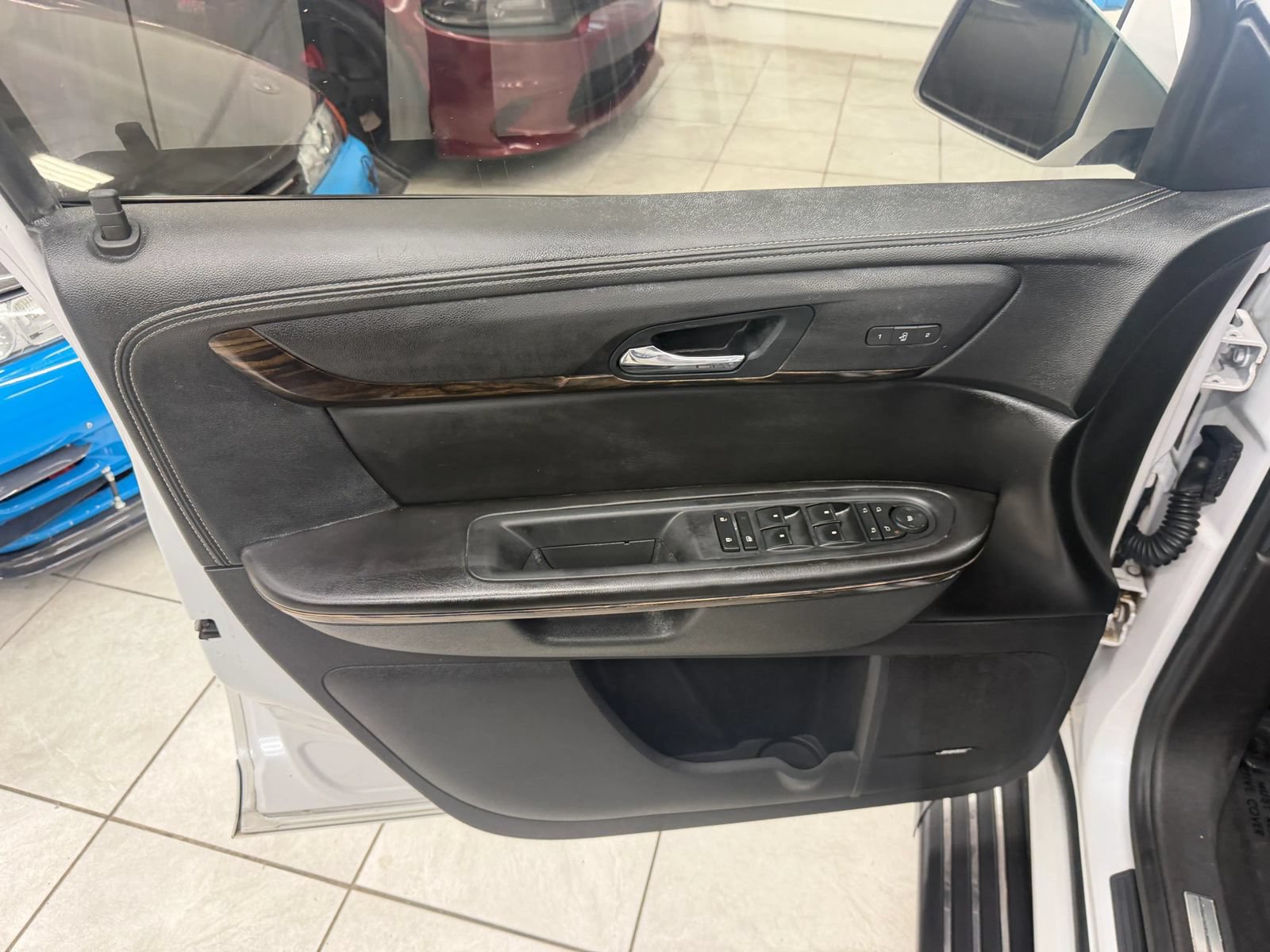 Used 2016 GMC Acadia Denali AWD/4WD image 13