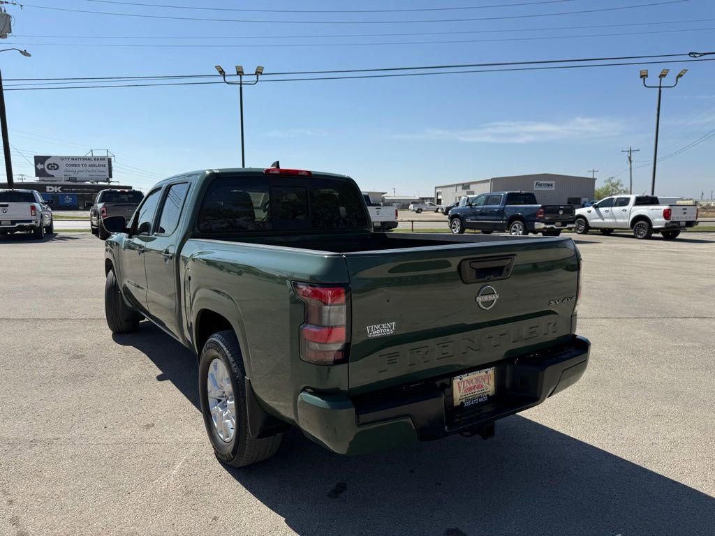 Used 2022 Nissan Frontier SV image 3