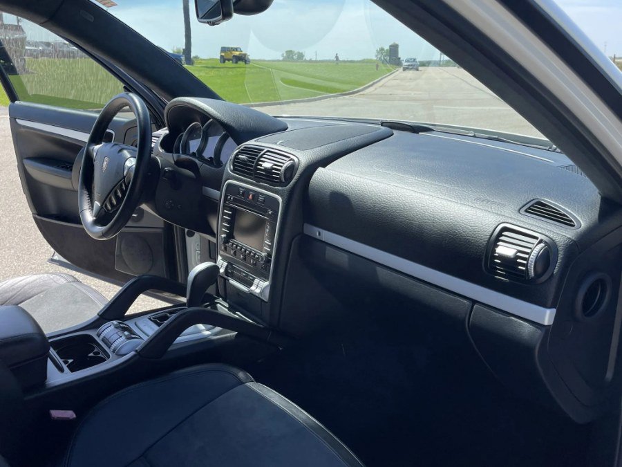Used 2009 Porsche Cayenne GTS image 26