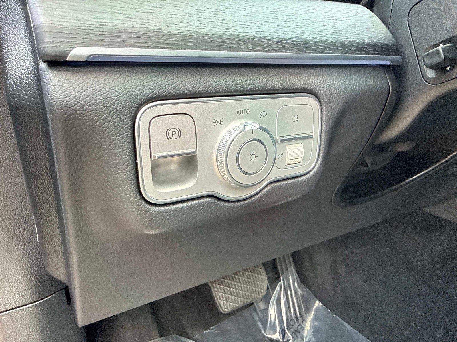 Certified 2025 Mercedes-Benz GLE 450e 4MATIC image 19
