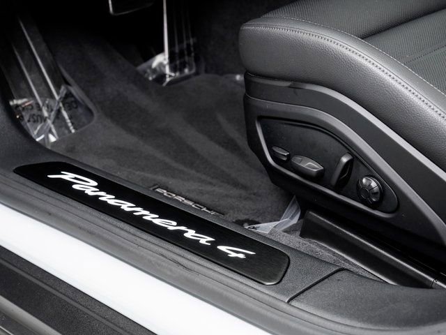 Certified 2025 Porsche Panamera 4 image 12