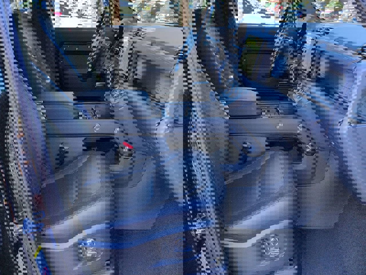 Used 2024 Land Rover Defender 130 X-Dynamic SE image 26