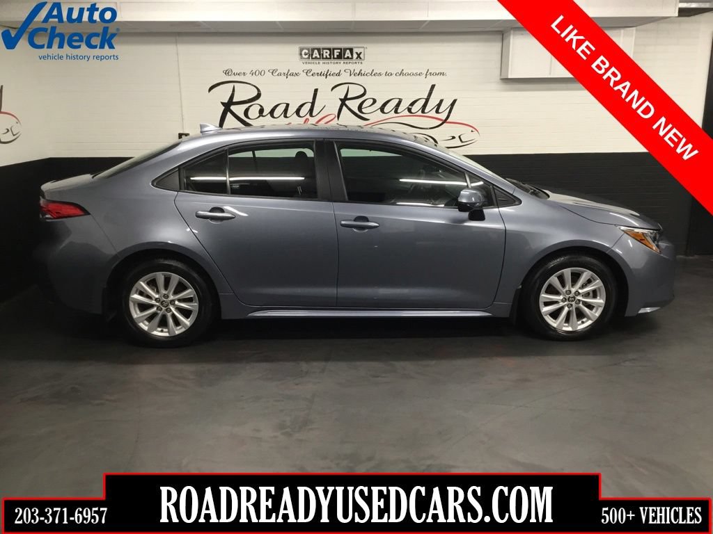 Used 2025 Toyota Corolla LE w/ LE Premium Package FWD image 1