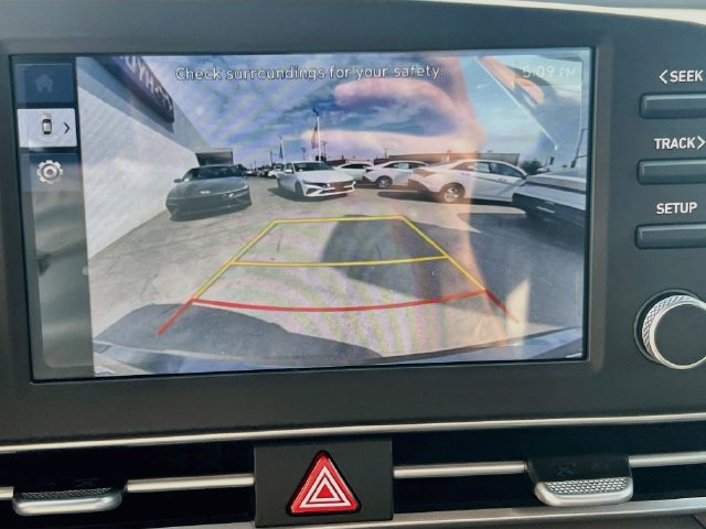 New 2026 Hyundai Elantra Hybrid FWD image 13